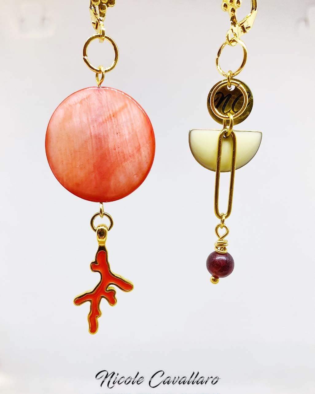 Boucle oreille corail et perle grenat Nicole Cavallaro n°85