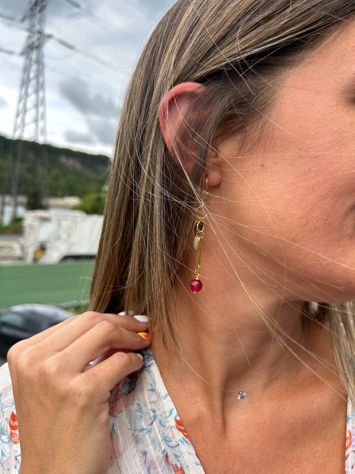 Boucle oreille corail et perle grenat Nicole Cavallaro n°85