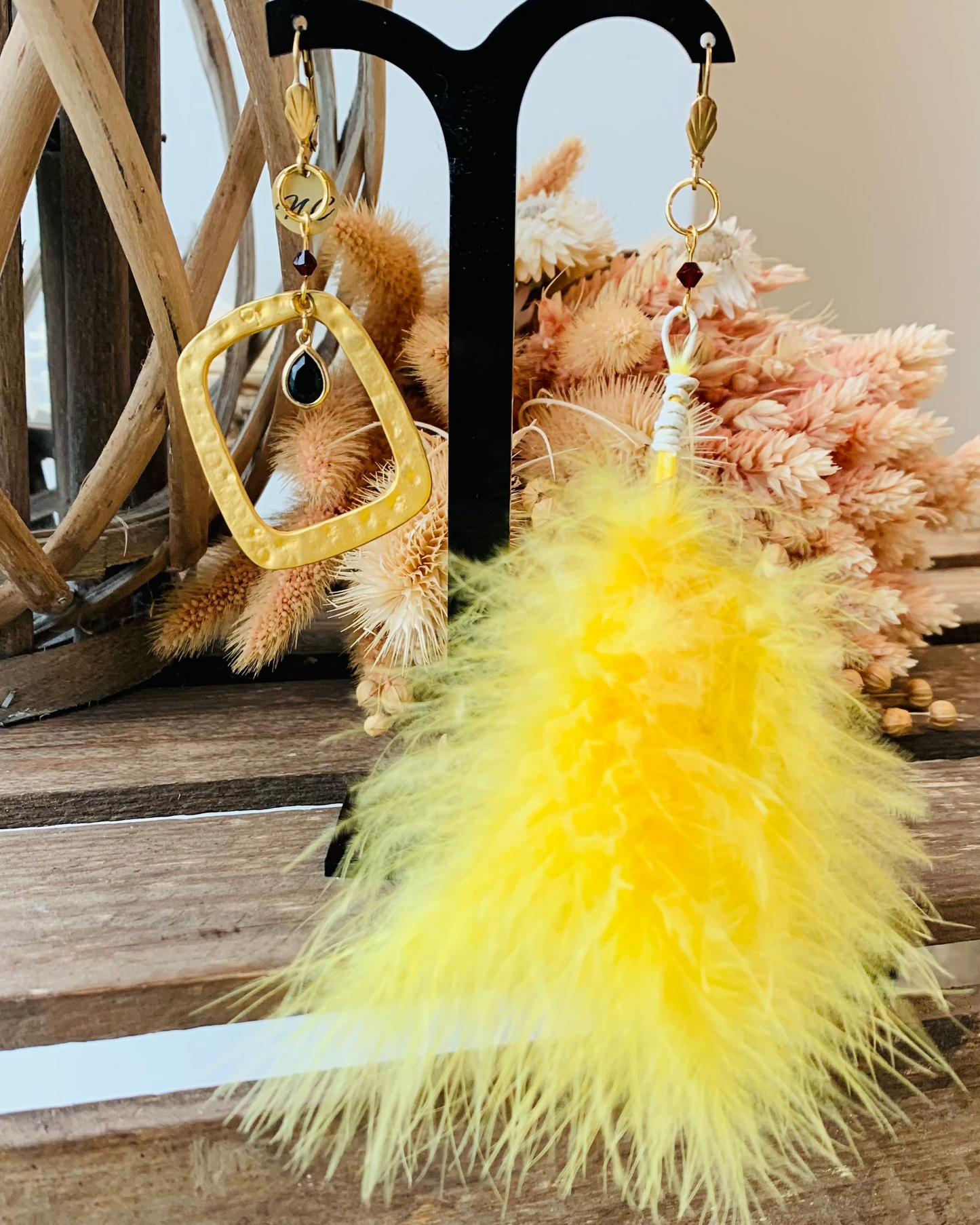 Boucles d’oreilles Nicole Cavallaro « Plume jaune »