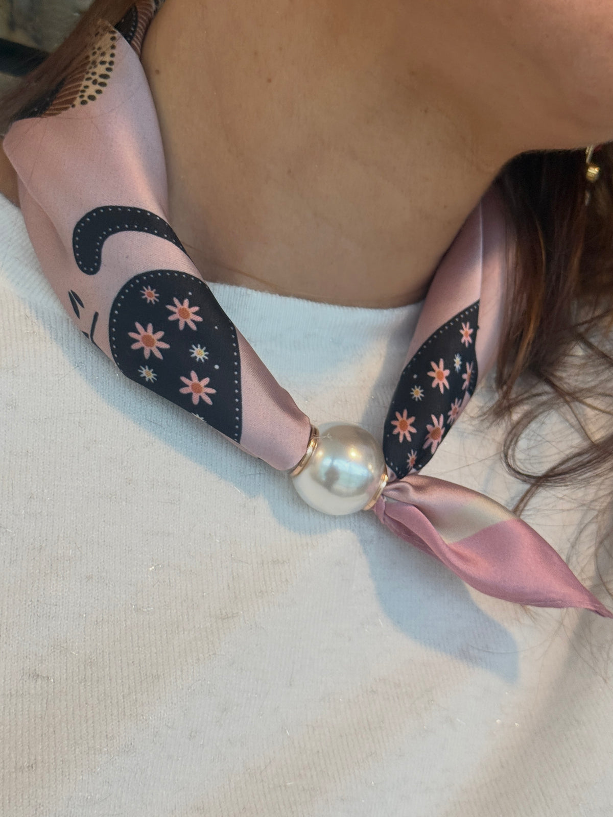 Foulard aimant rose flore