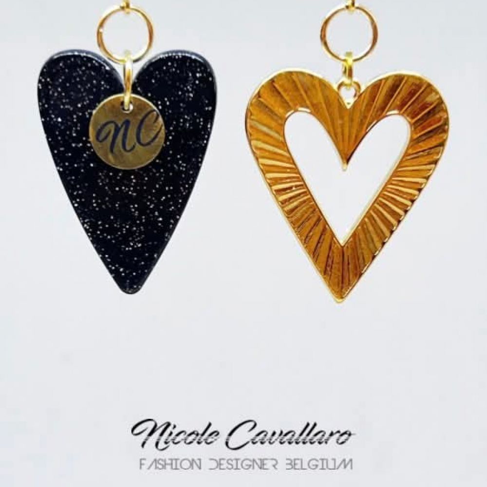 Boucles d'oreilles Nicole Cavallaro coeur noir
